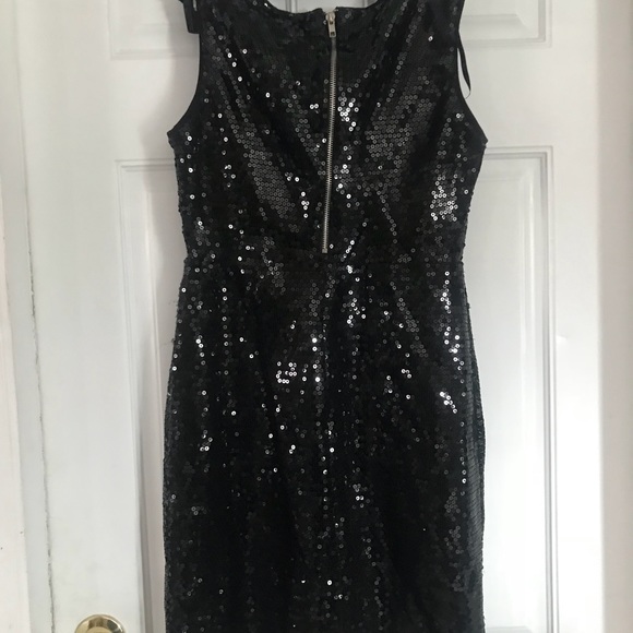 Beautiful drees - Picture 4 of 5